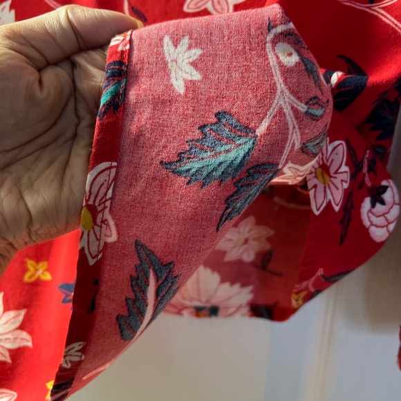 Tops - Picture 4 of 4